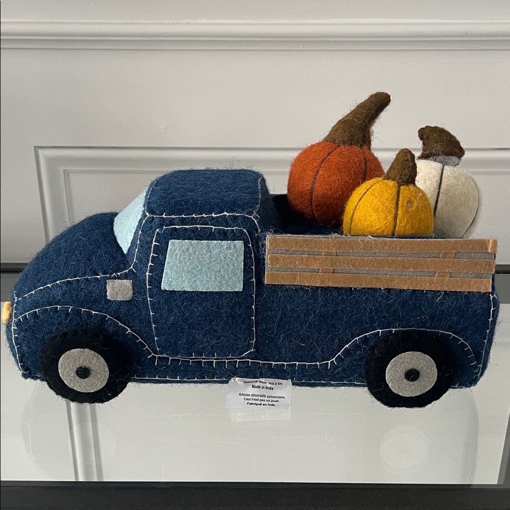 Felt Truck with Pumpkins Decor